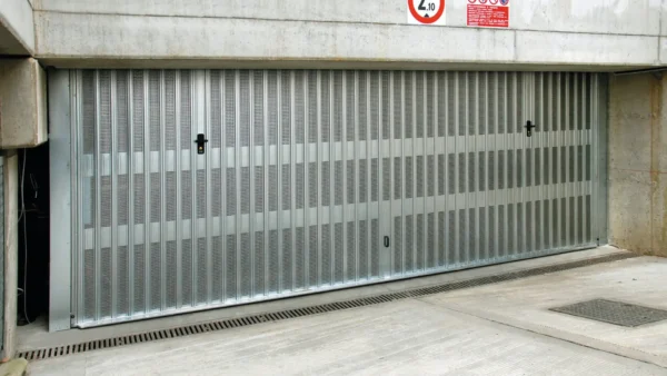 Basculante elettrica per Garage Ariel